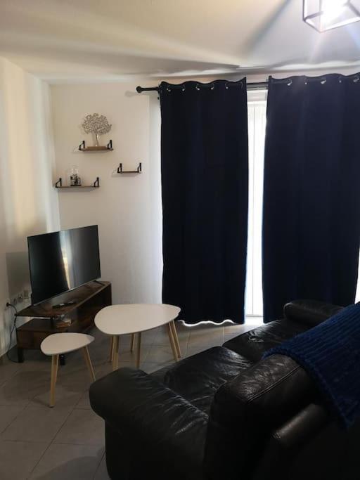 T2 Avec Jardin Proche Aeroport, Airbus, Meet Apartment Daux Luaran gambar