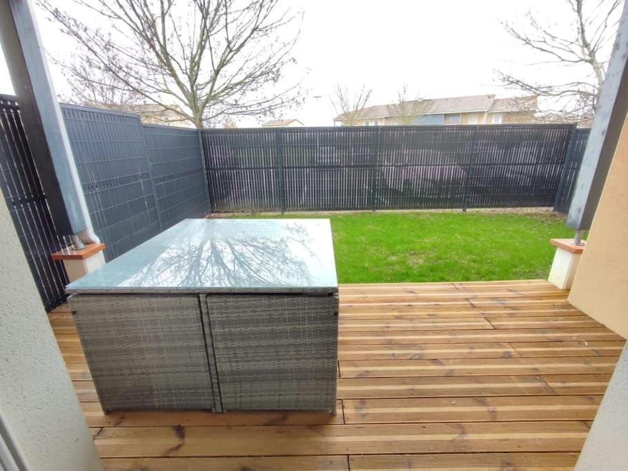 T2 Avec Jardin Proche Aeroport, Airbus, Meet Apartment Daux Luaran gambar